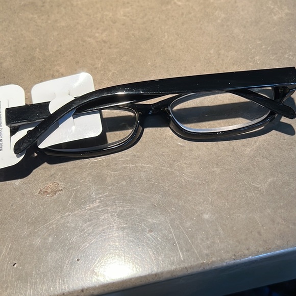 Reading glasses - Picture 2 of 2